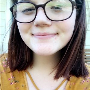 Meet your Posher, Leanna